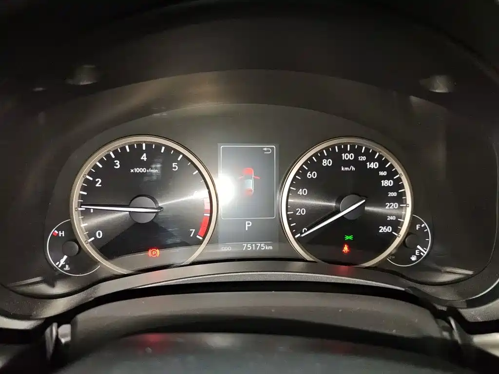Lexus NX 2021