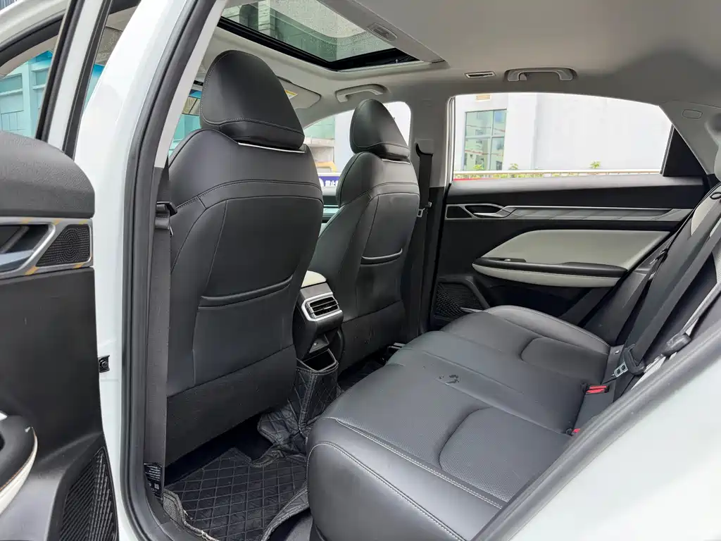 Geely Emgrand L 2022 — фото 13