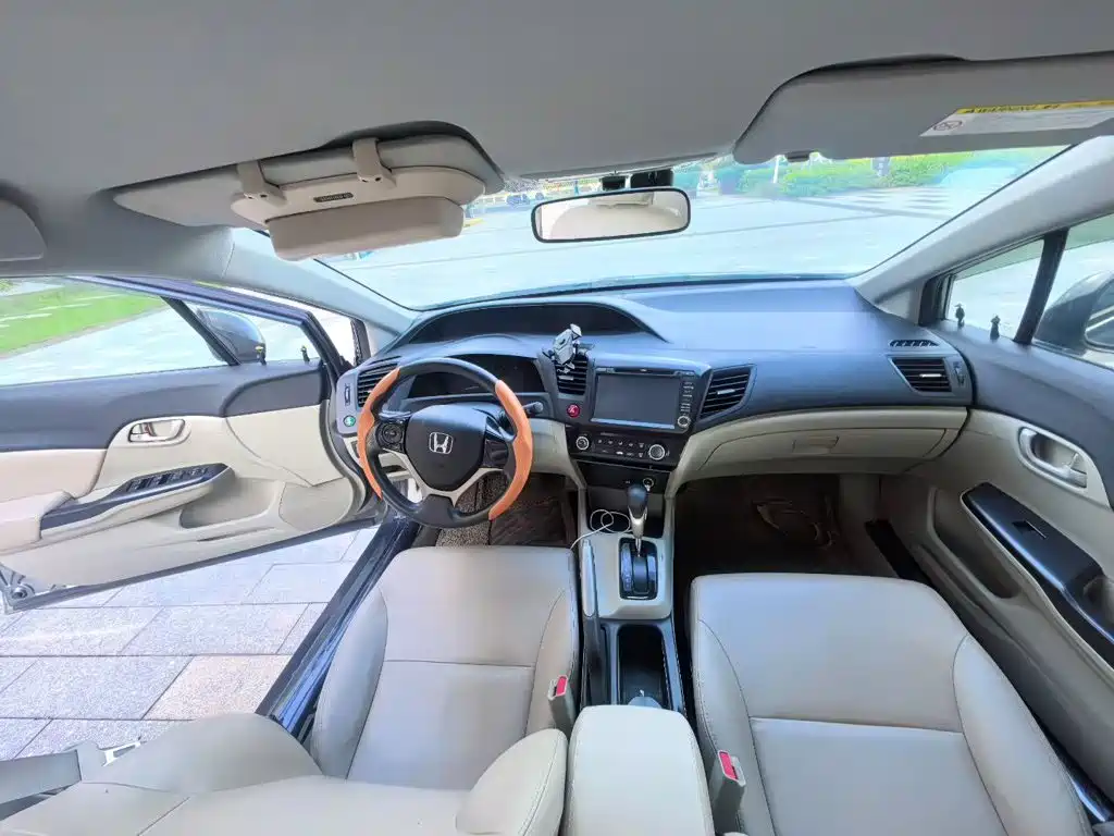 Honda Civic 2015 — фото 18