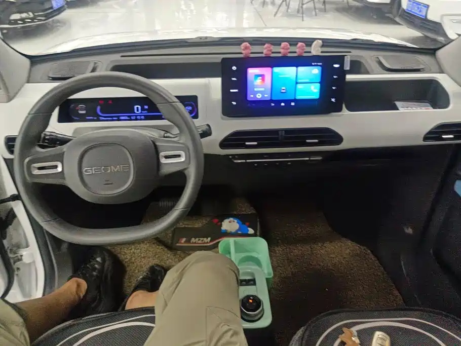 Geely Galaxy Panda 2025 — фото 12