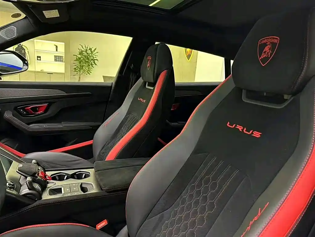 Lamborghini Urus 2023 — фото 11