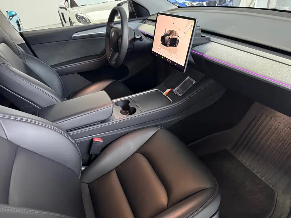 Tesla Model Y 2023 — фото 12