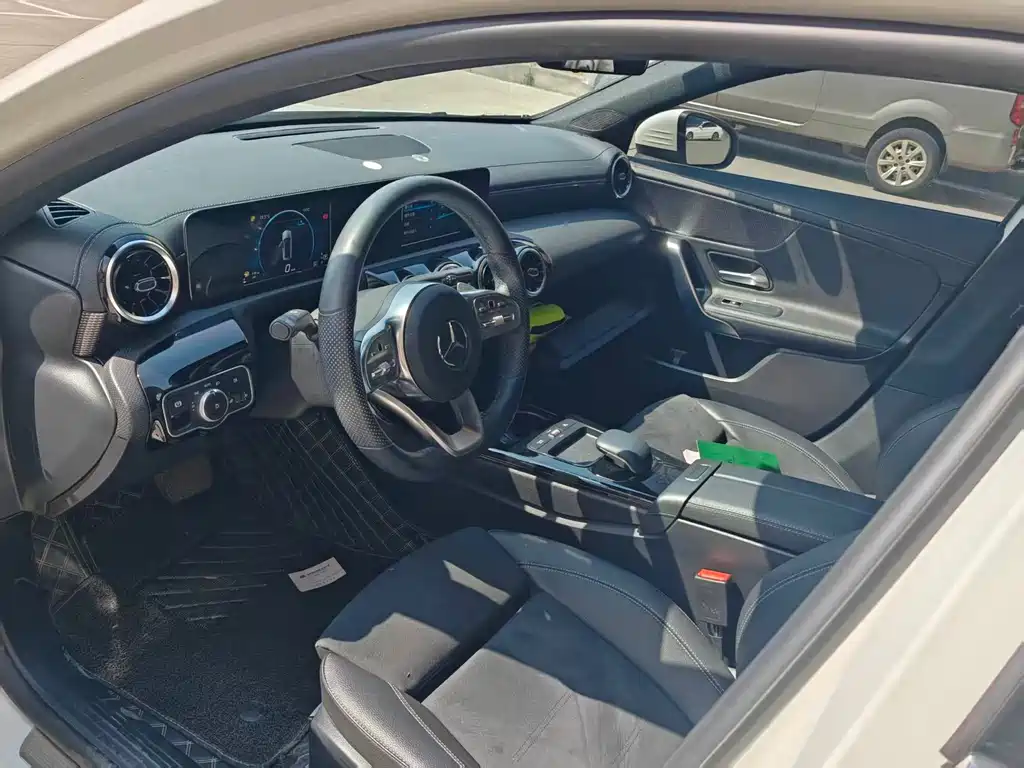 Mercedes-Benz A-Class 2020 — фото 7