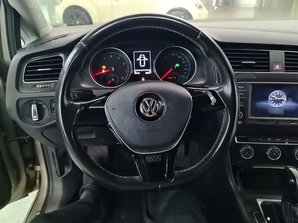 Volkswagen Golf 2017 — фото 11