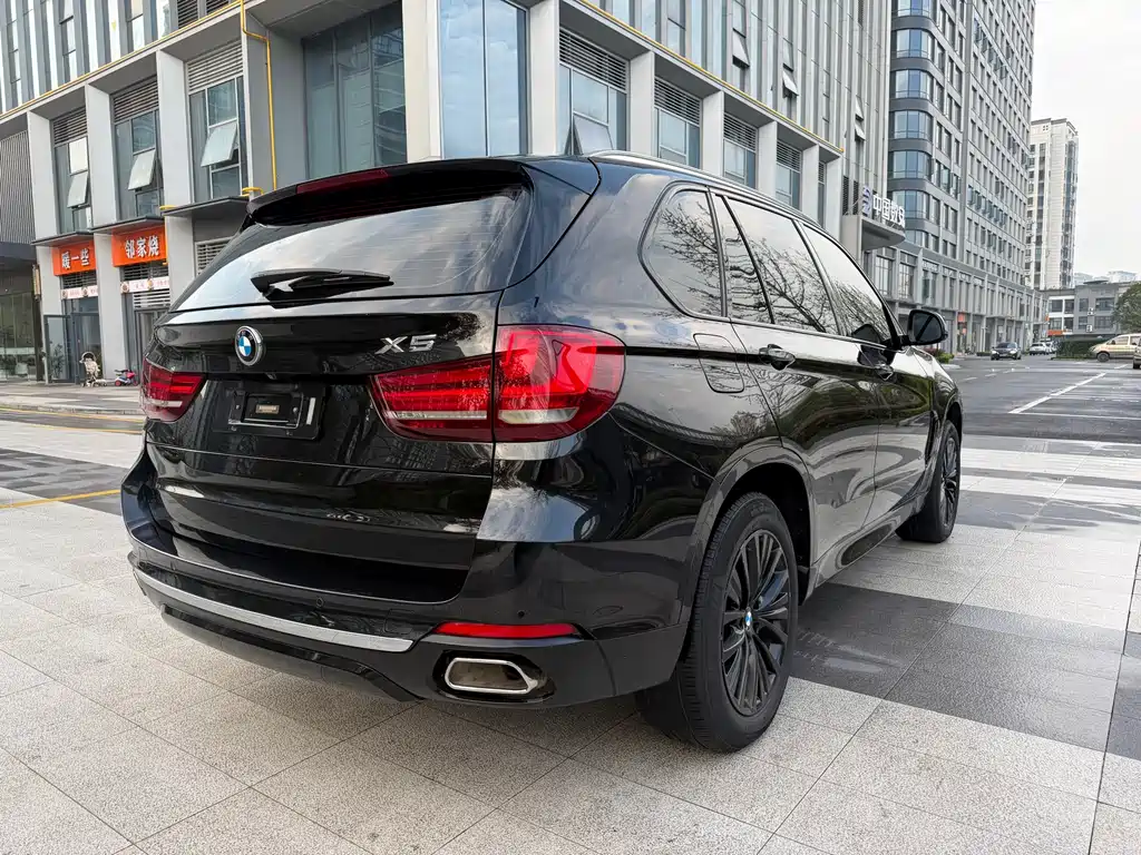 BMW X5 2017 — фото 19