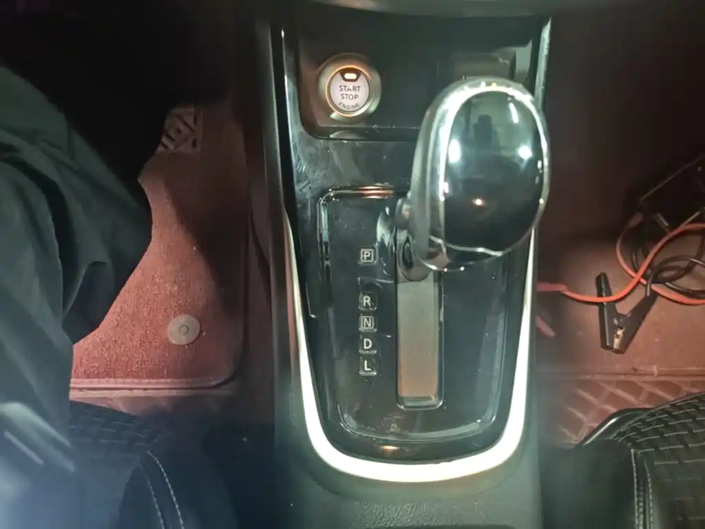 Nissan Tiida 2018 — фото 14