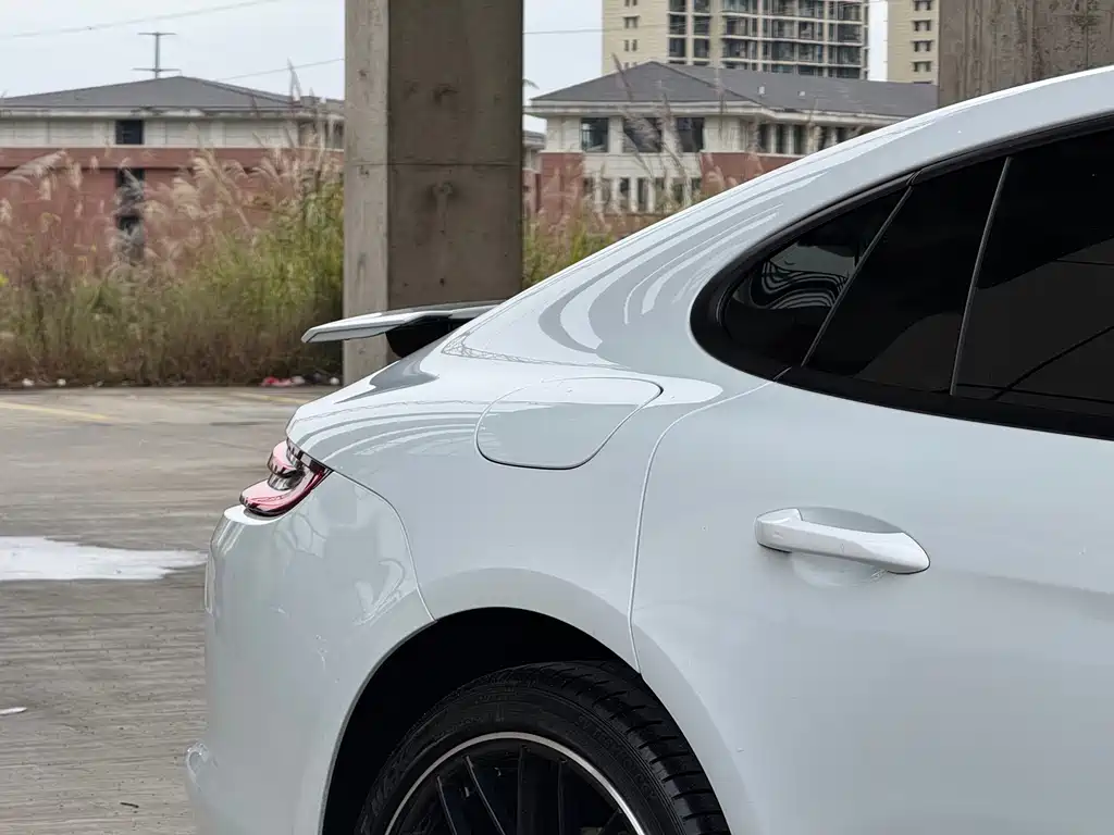Porsche Panamera 2018 — фото 13