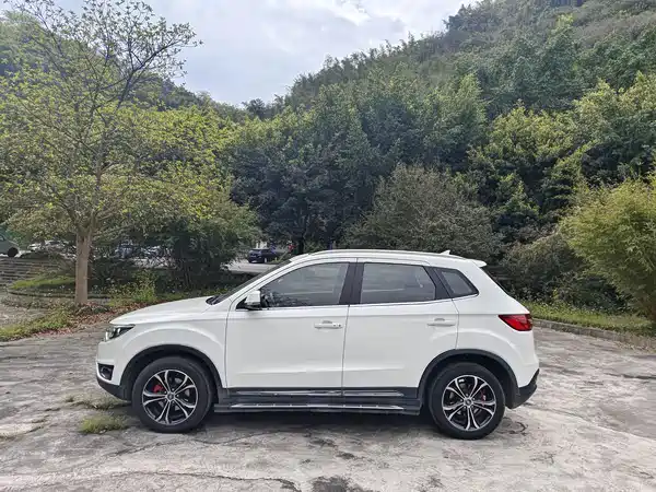 FAW Senya R7 2017