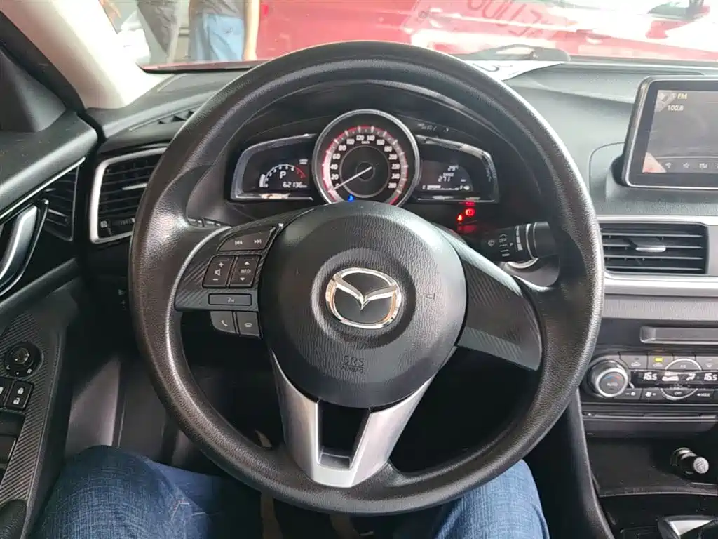 Mazda 3 Axela 2016 — фото 11