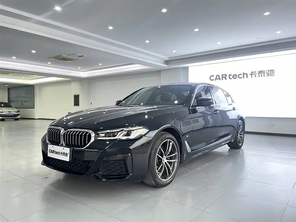 BMW 5 Series 2022 — фото 1