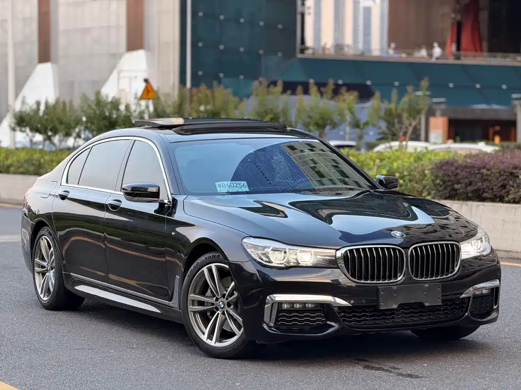 BMW 7 Series 2018 — фото 3