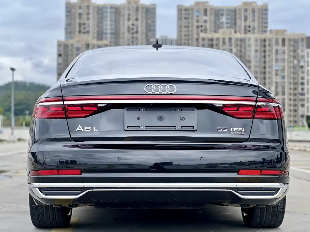 Audi A8 2019 — фото 12