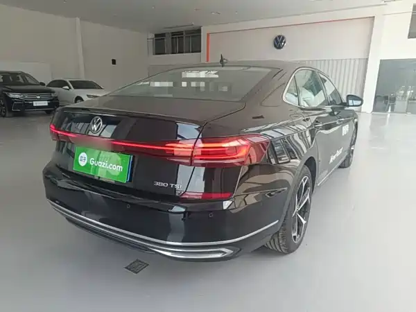 Volkswagen Passat 2025