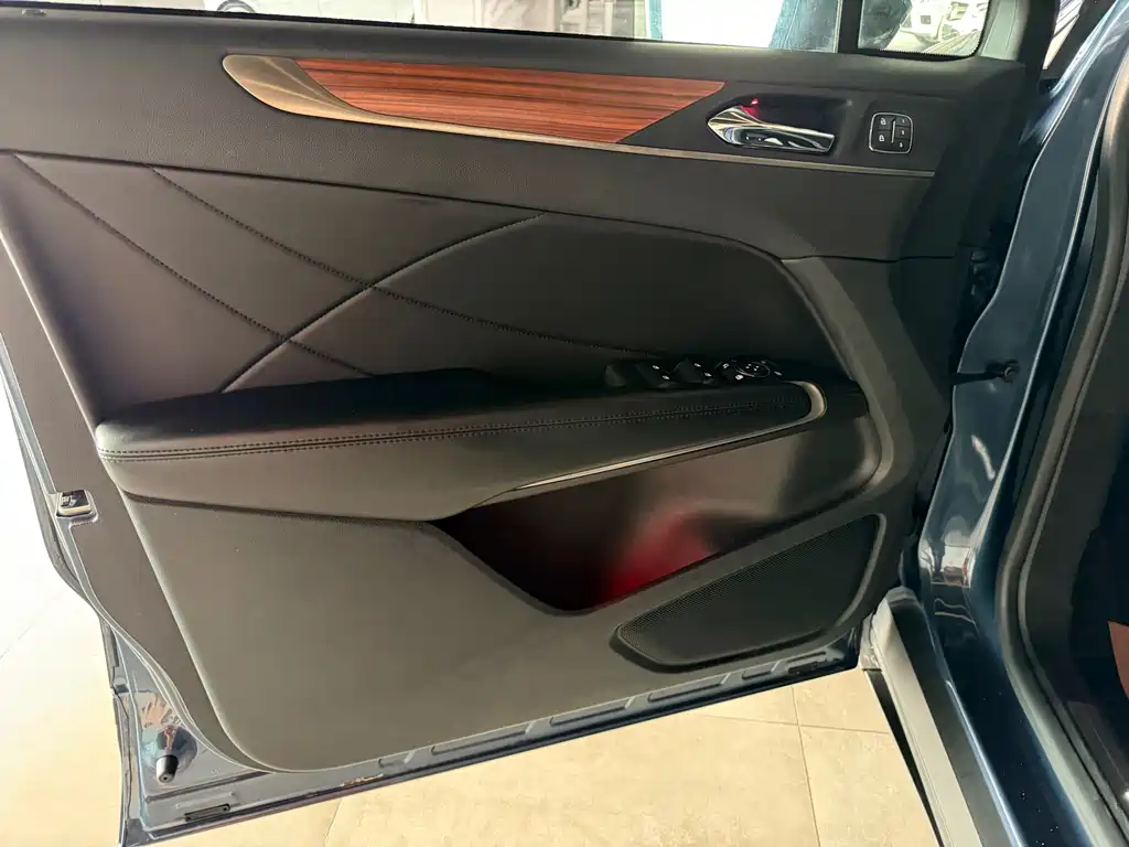 Lincoln MKC 2019 — фото 11