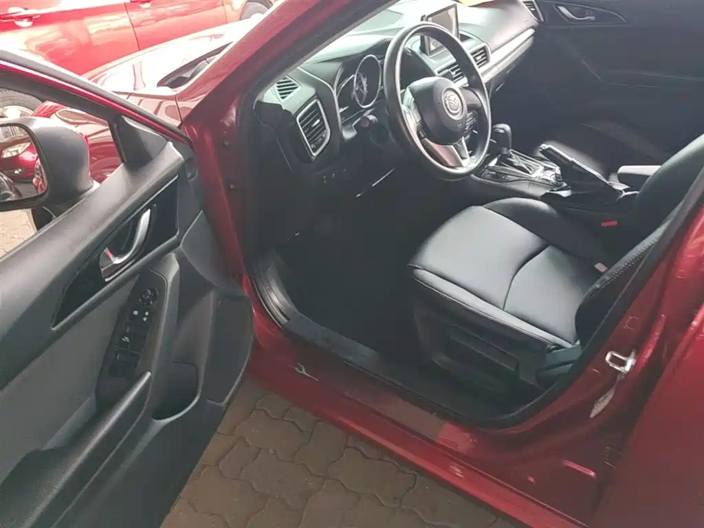 Mazda 3 Axela 2016 — фото 16