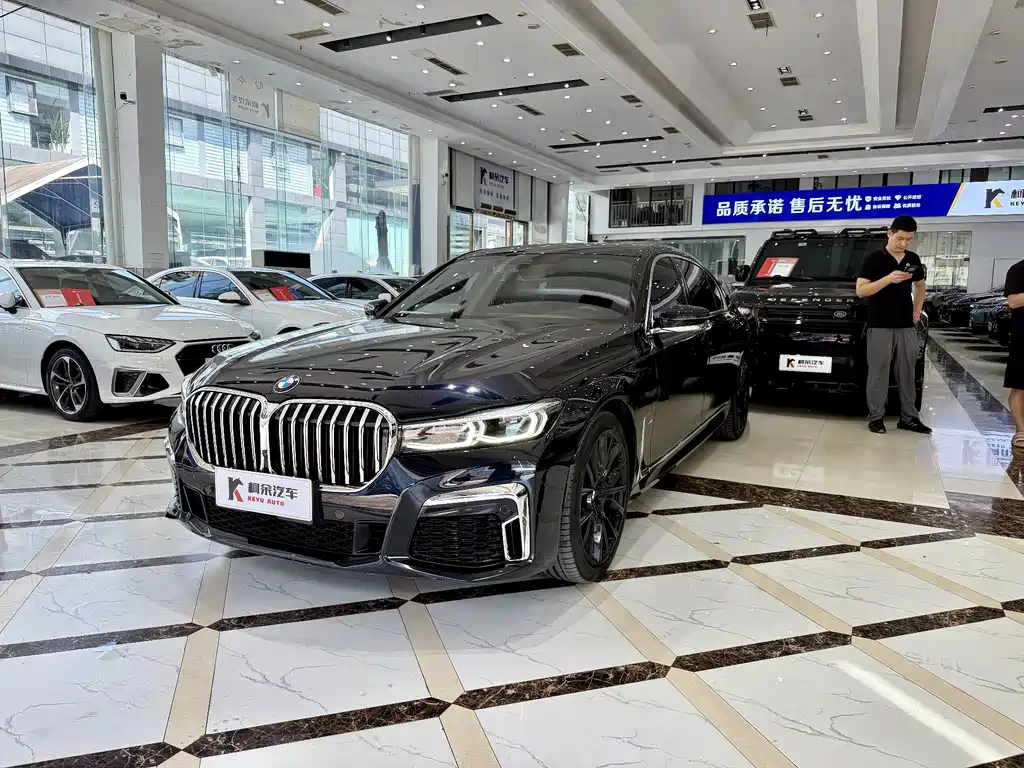 BMW 7 Series 2021 — фото 1