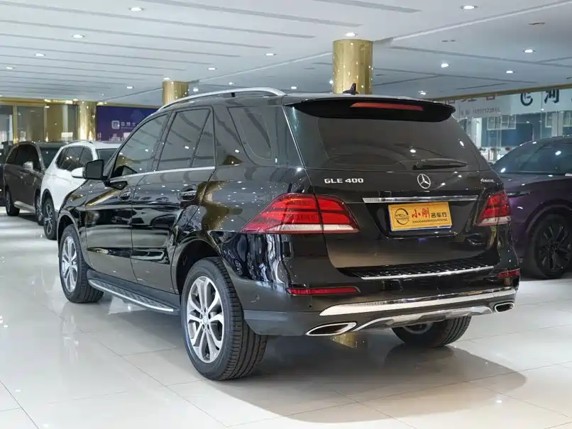 Mercedes-Benz GLE 2017 — фото 15