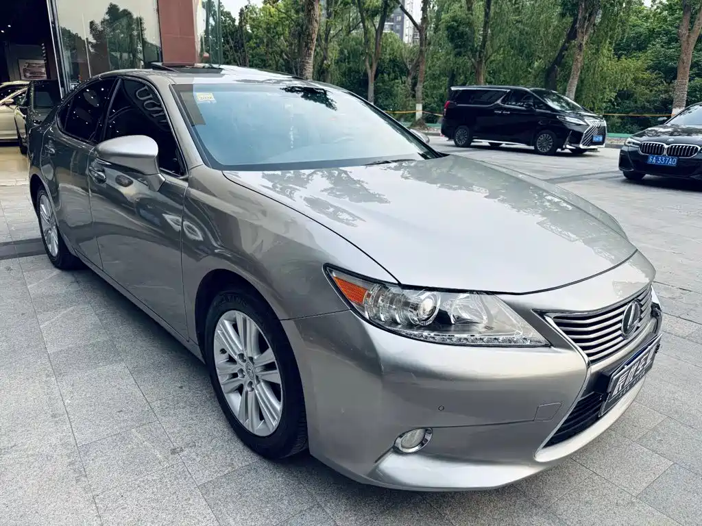 Lexus ES 2015 — фото 3