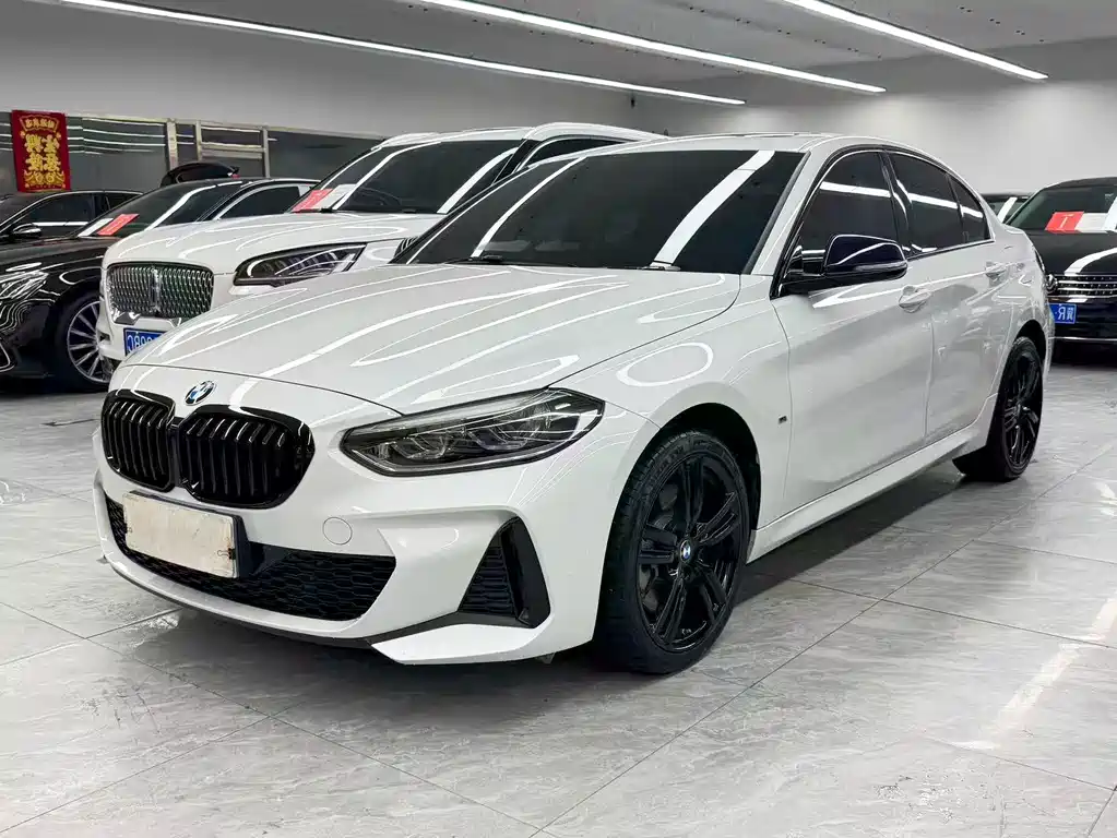 BMW 1 Series 2023 — фото 1