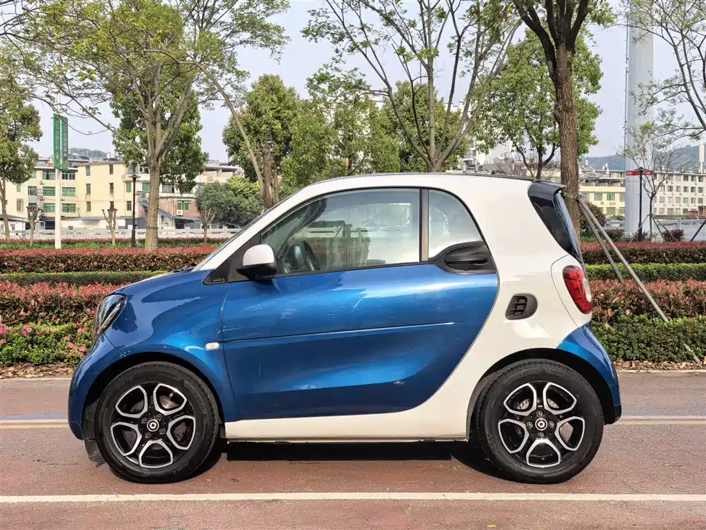 smart Fortwo 2018 — фото 2