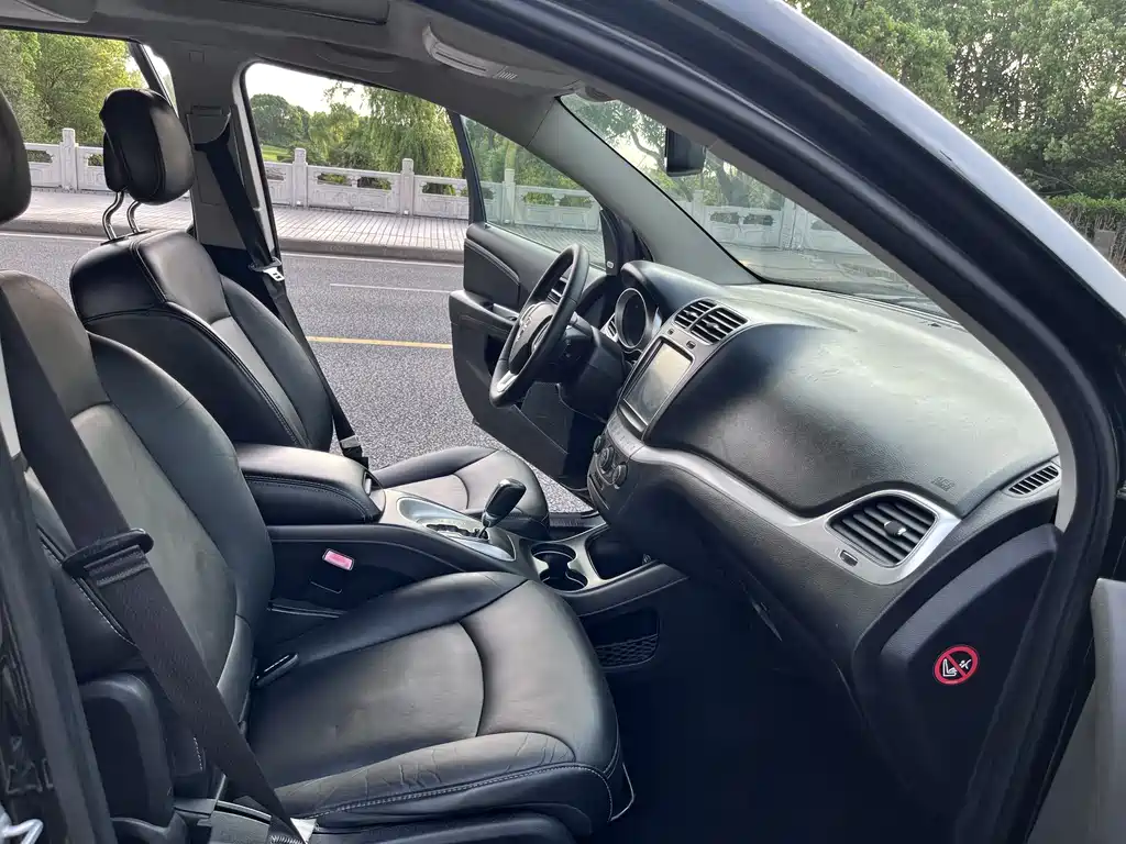 Dodge Journey 2014 — фото 12