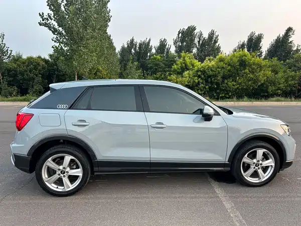 Audi Q2L 2023