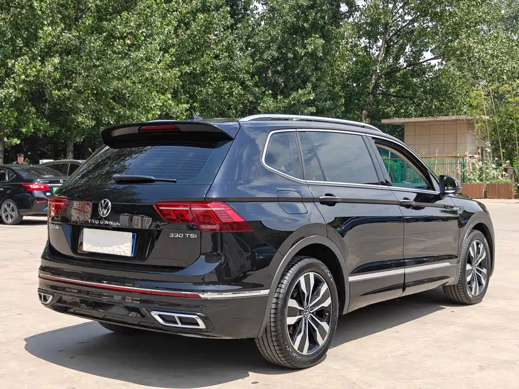 Volkswagen Tiguan L 2023 — фото 9