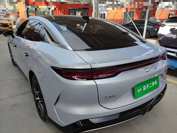 BYD Han L 2025