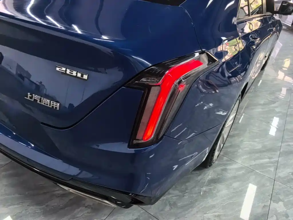 Cadillac CT4 2021 — фото 8