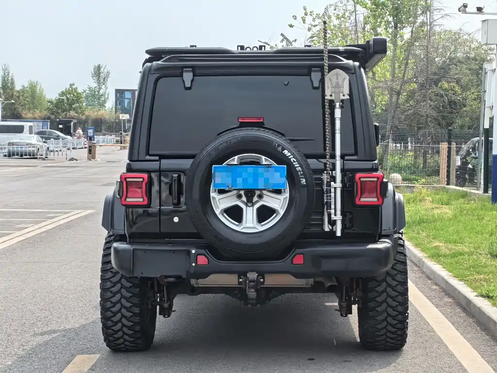 Jeep Wrangler 2020 — фото 16