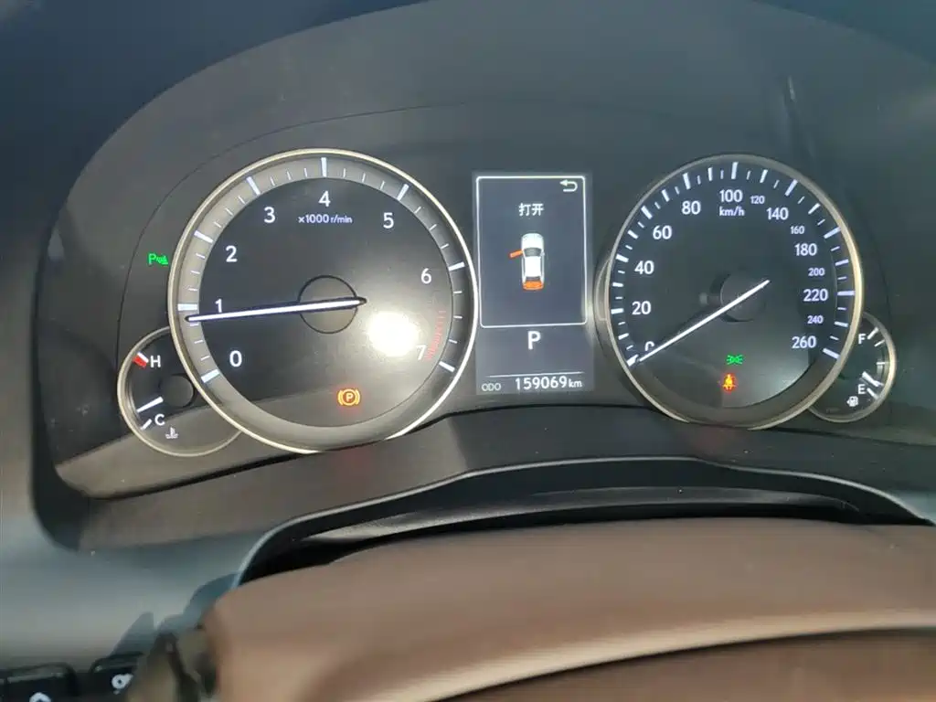 Lexus ES 2015 — фото 12