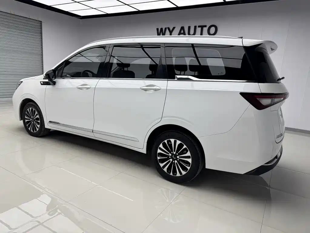 Wuling Jiachen 2022