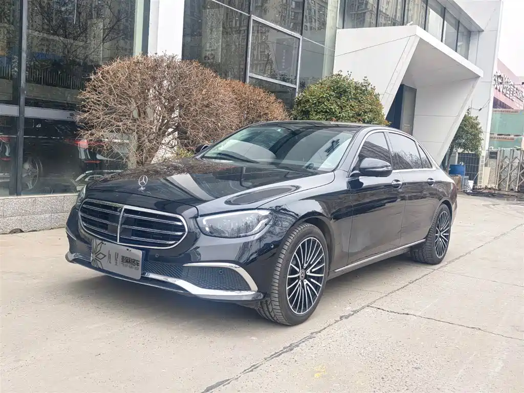 Mercedes-Benz E-Class 2023 — фото 1