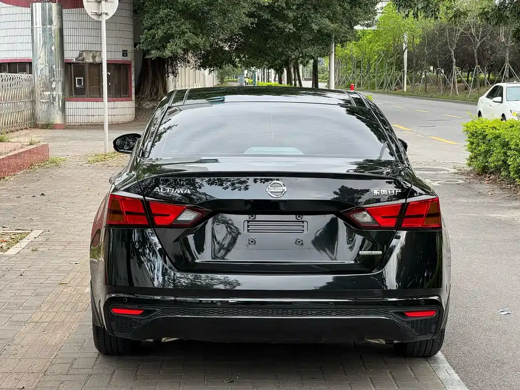 Nissan Teana 2022