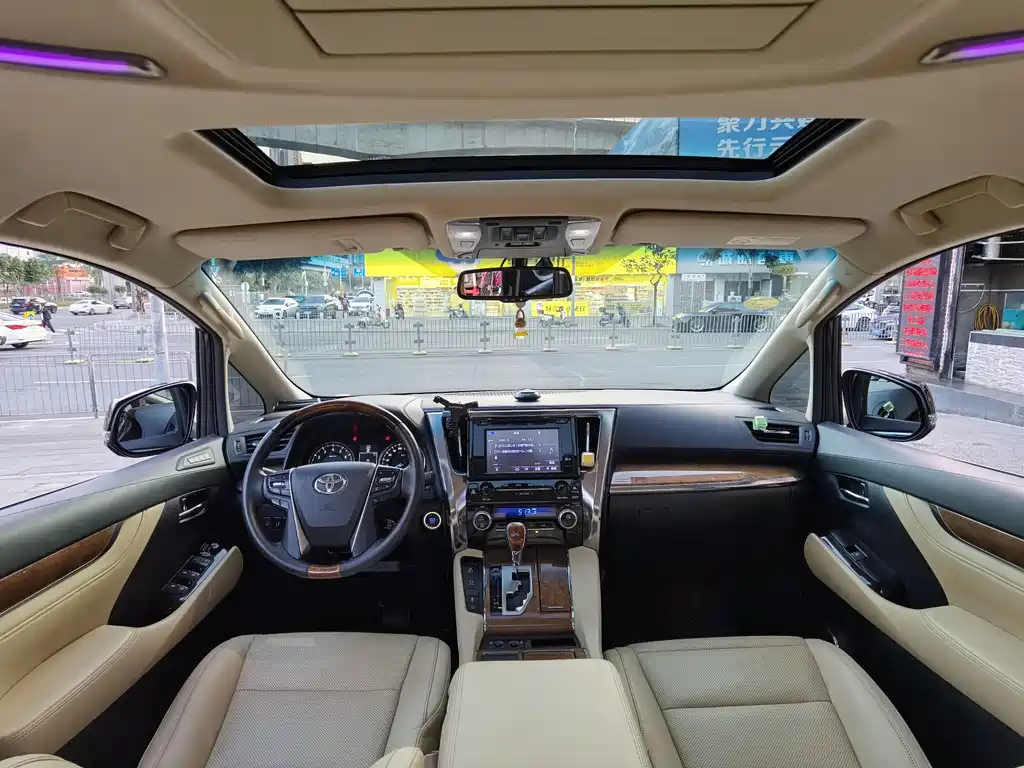 Toyota Alphard 2016 — фото 17