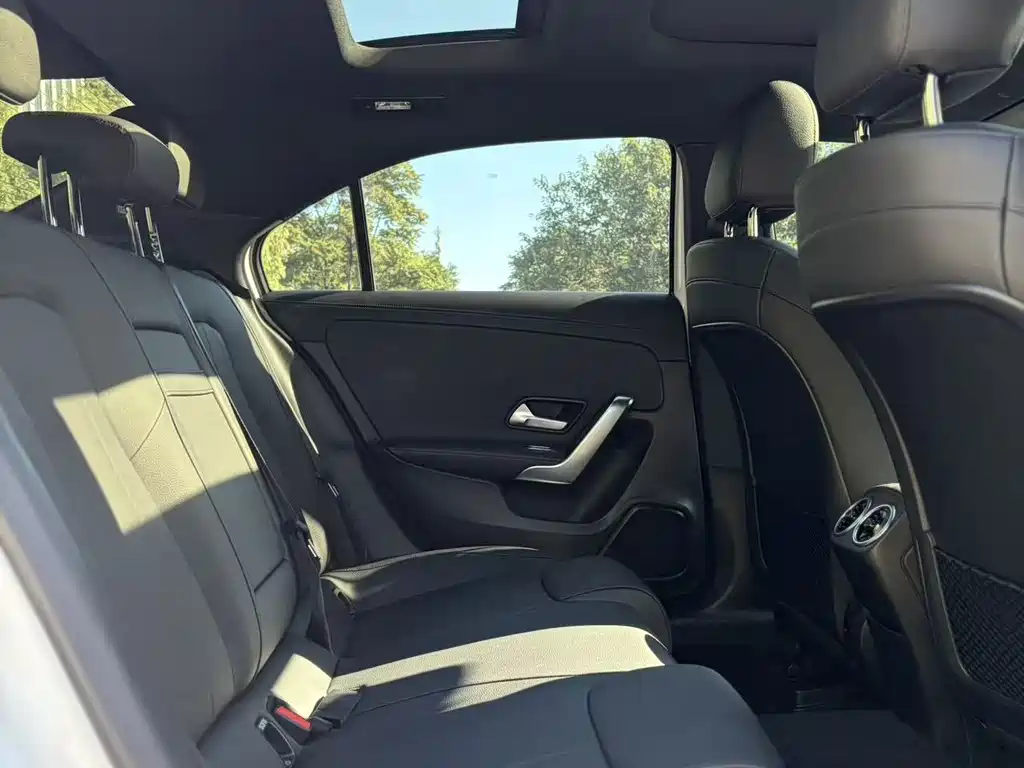 Mercedes-Benz A-Class 2020 — фото 10