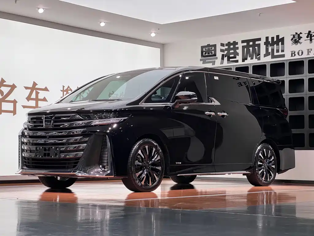 Toyota Vellfire 2024 — фото 1