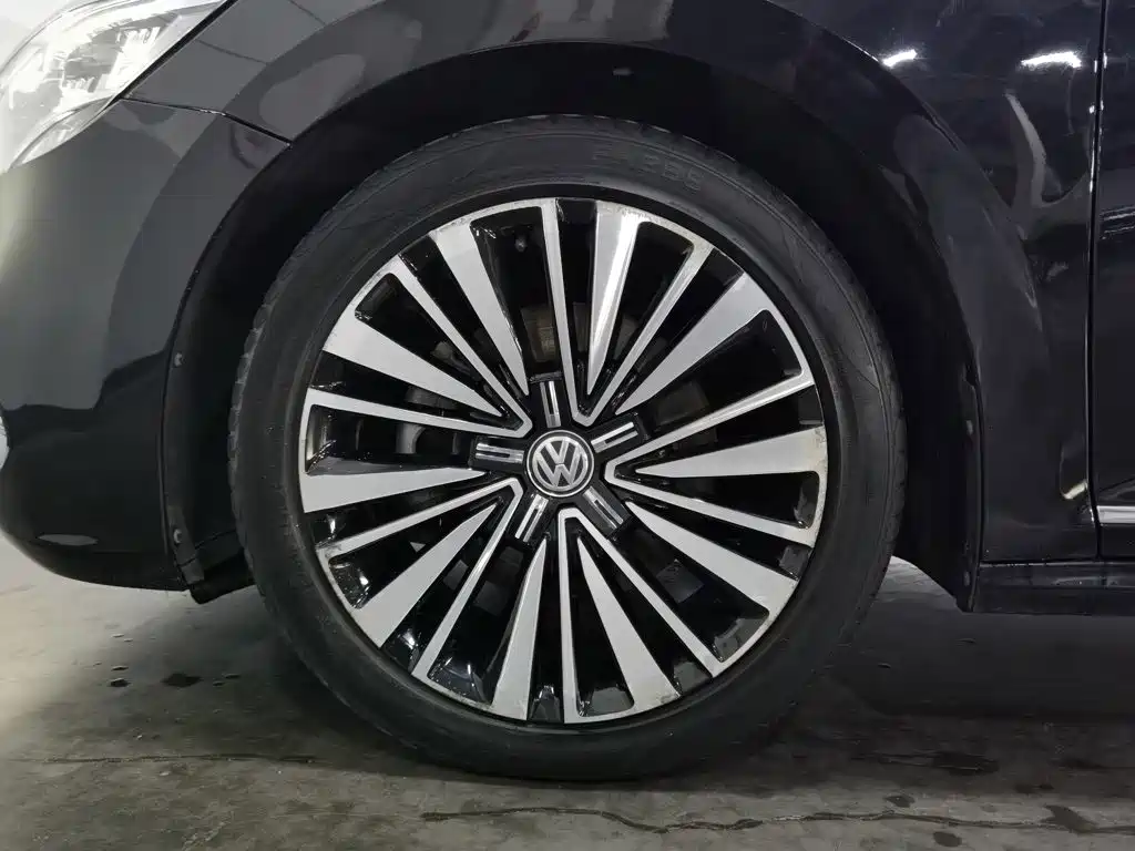Volkswagen Passat 2019 — фото 17