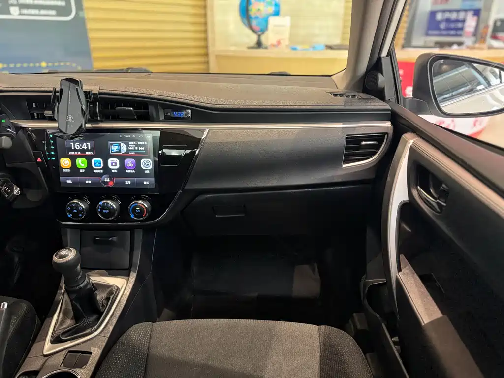 Toyota Corolla 2016 — фото 17