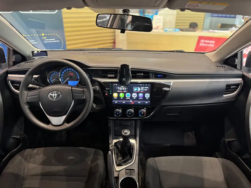 Toyota Corolla 2016 — фото 14