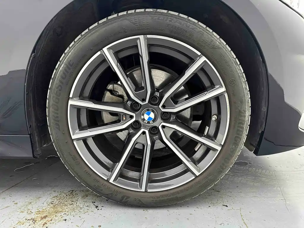 BMW 3 Series 2023 — фото 19