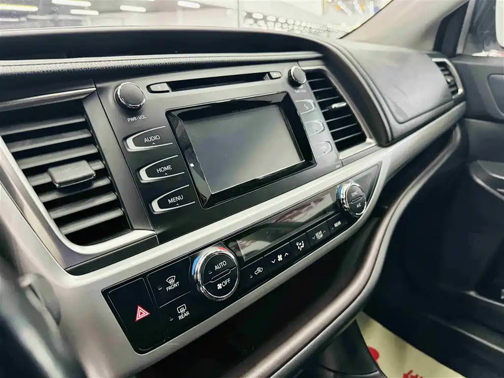 Toyota Highlander 2016 — фото 15