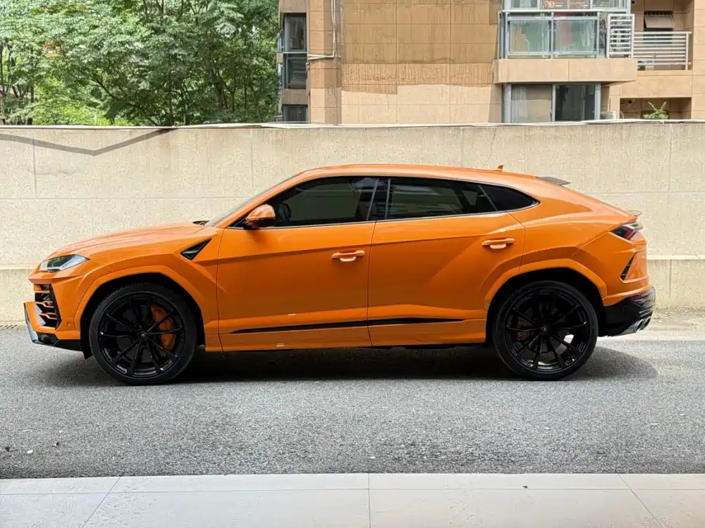 Lamborghini Urus 2023 — фото 29