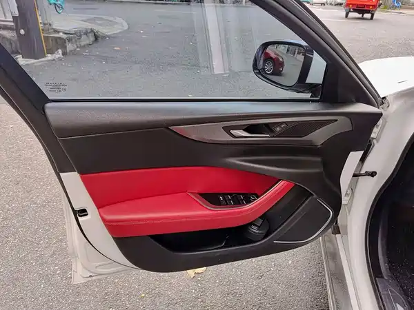 Jaguar XEL 2020
