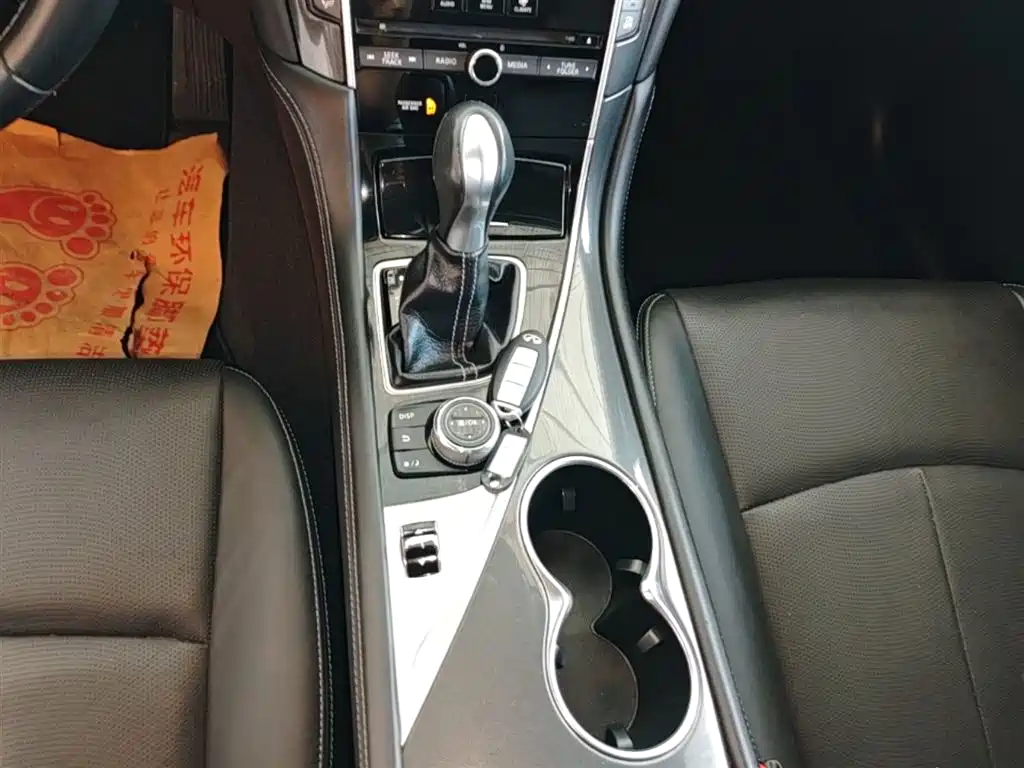 Infiniti Q50 2015 — фото 14