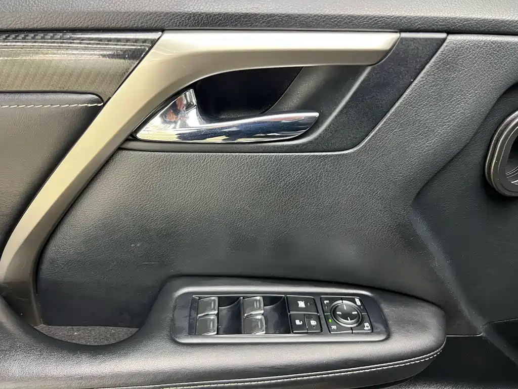 Lexus RX 2018 — фото 18