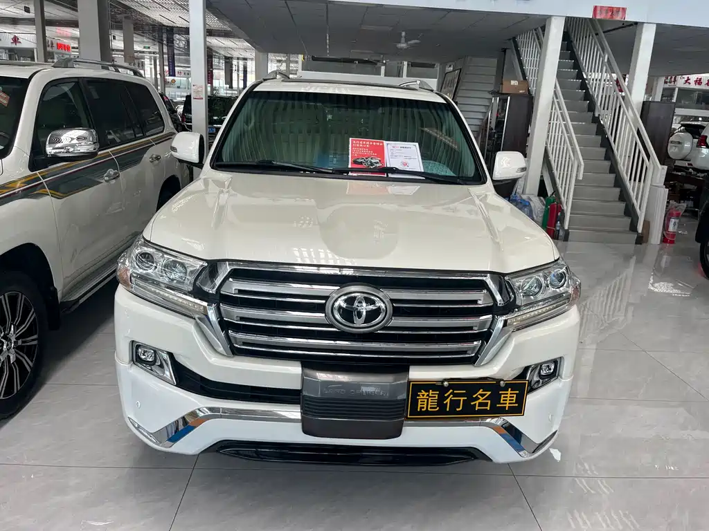 Toyota Land Cruiser 2018 — фото 2
