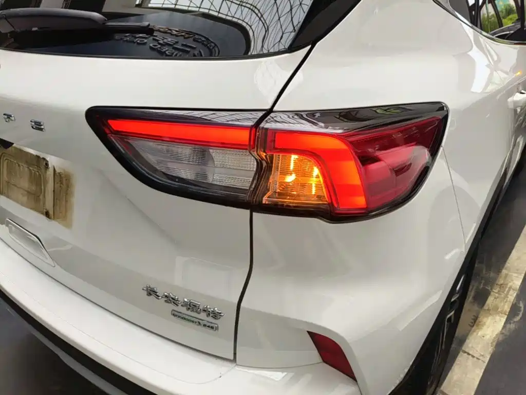 Ford Edge 2021 — фото 8