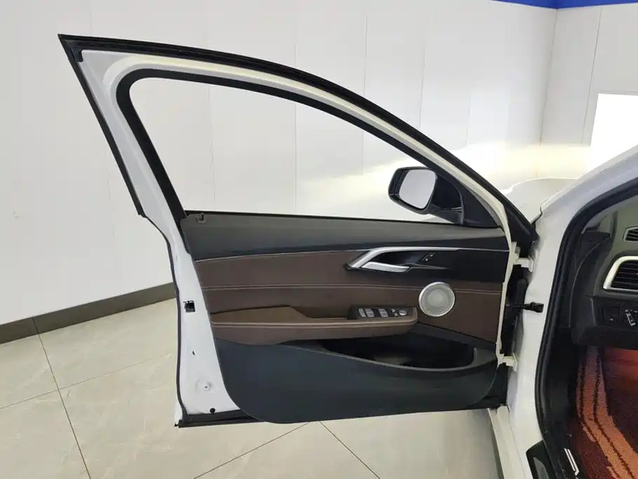 BMW 1 Series 2021