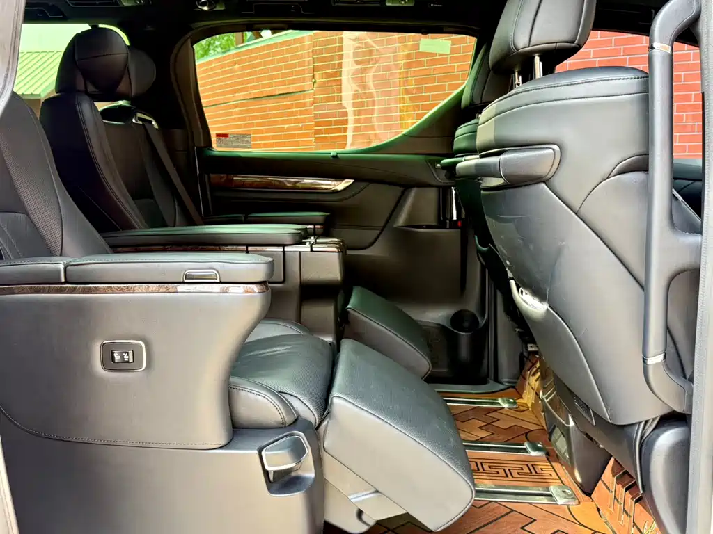 Toyota Vellfire 2021 — фото 13